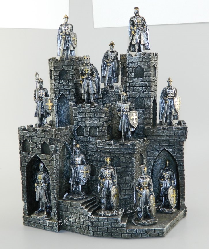 Castle Display with 12 Knights