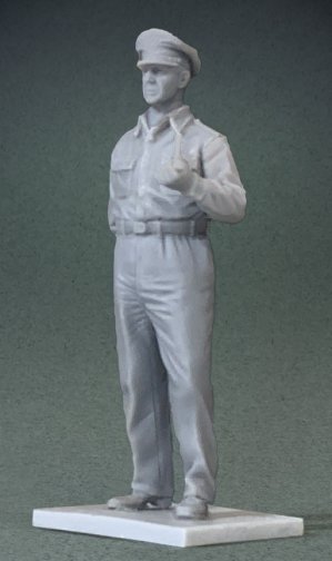 U.S. General Douglass MacArthur, 1945