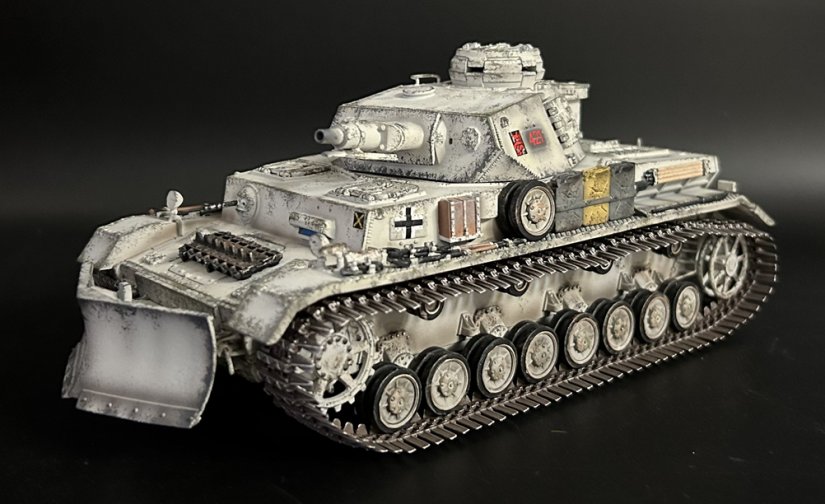 Winter Panzer IV F1 with Red Devil