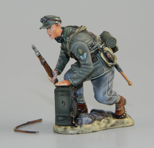 German Radio Operator - 1st Mountain Division Edelweiss