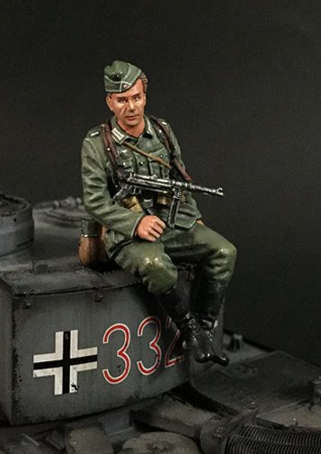 Figurine War Park KU118 : Soldat Allemand Wehrmacht Avec MP40 - 1/30 Kursk