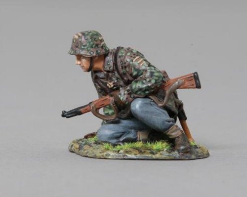 Kneeling Infanteer