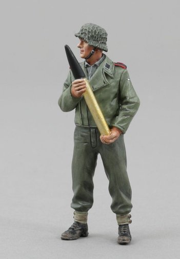 Crewman Standing with 75mm Shell